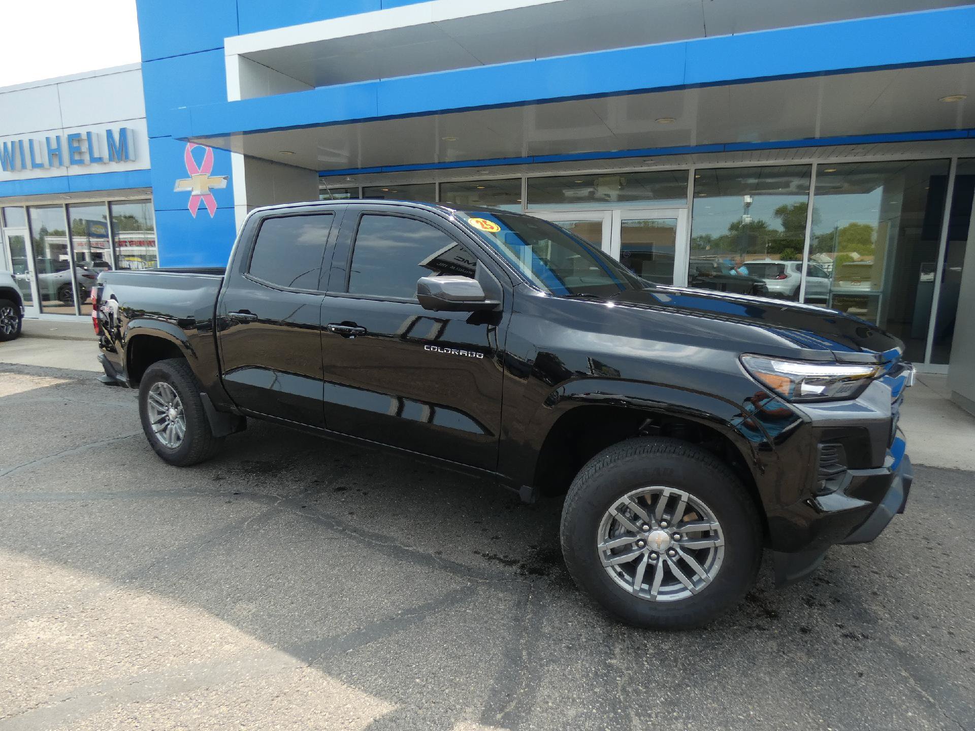 Used 2025 Chevrolet Colorado LT w/ LT Convenience Package AWD/4WD image 1