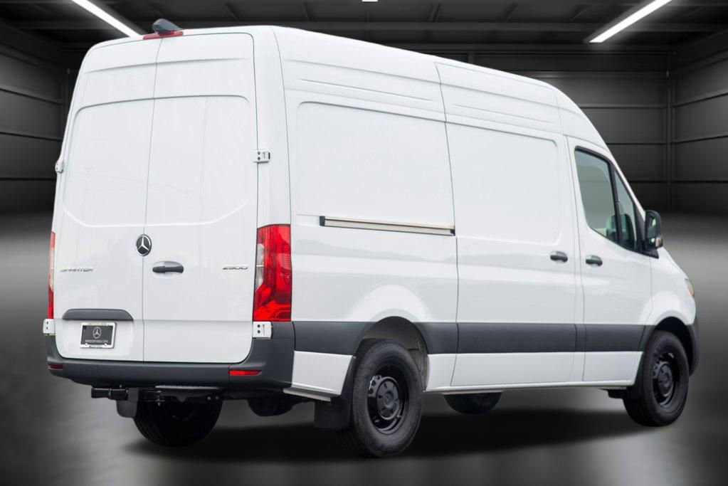 Used 2025 Mercedes-Benz Sprinter 2500 image 11