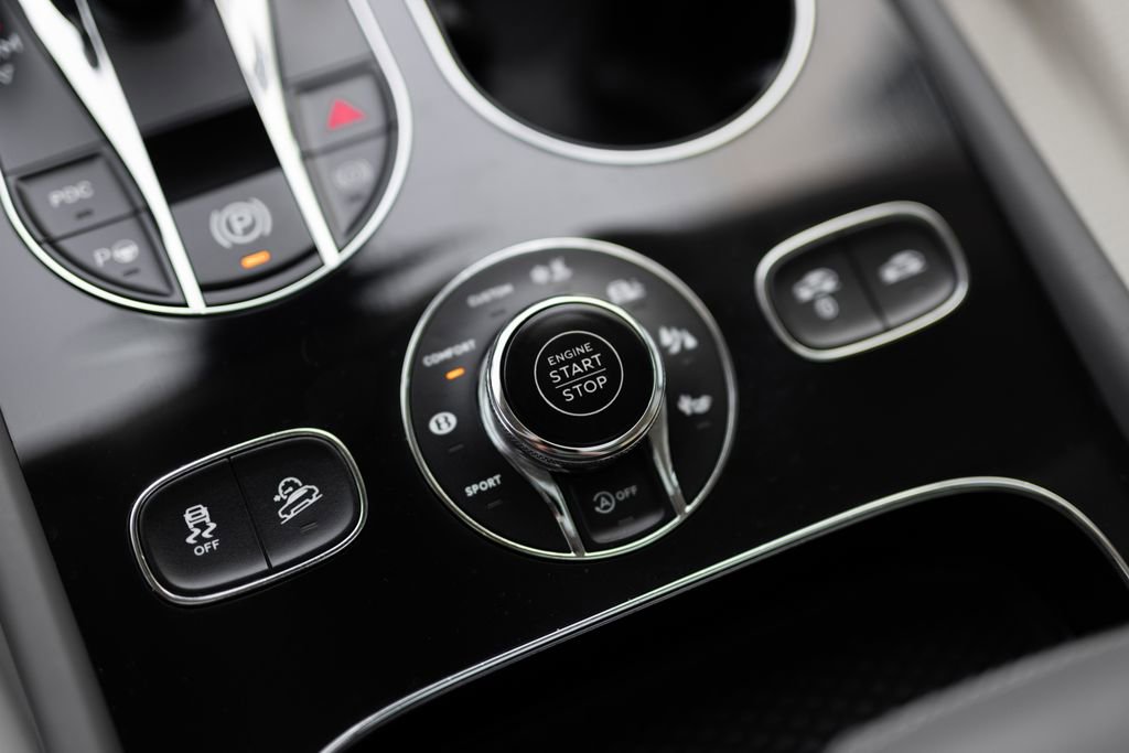 Used 2023 Bentley Bentayga Speed AWD/4WD image 57
