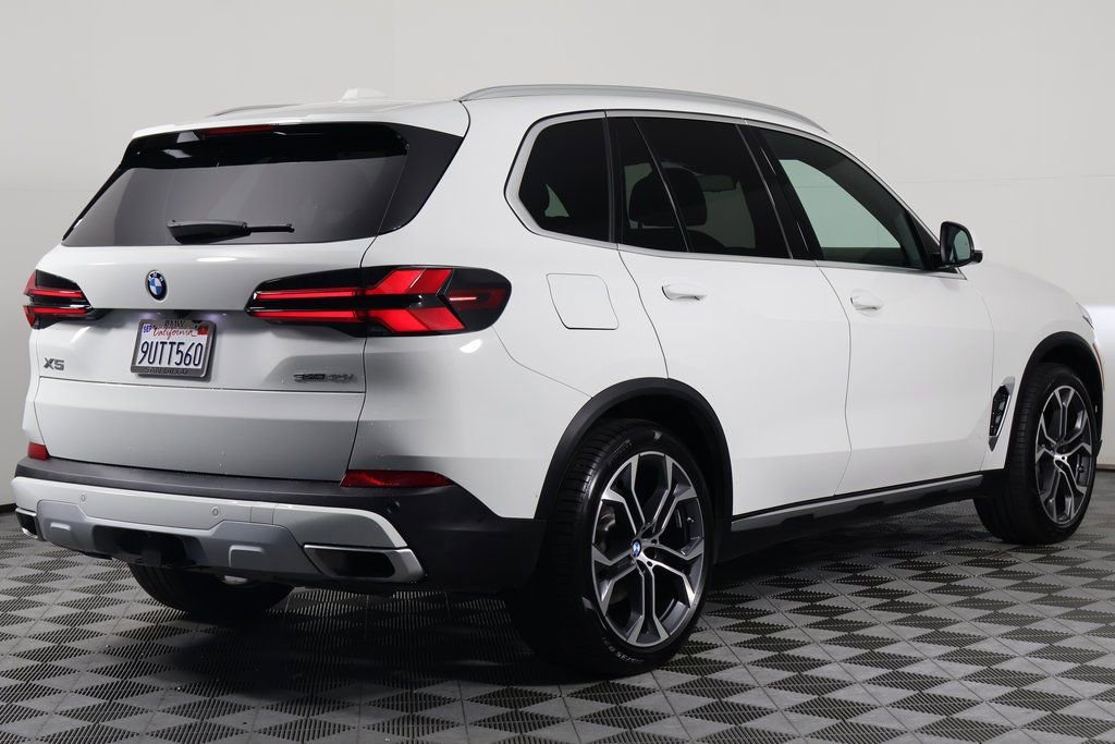 Used 2026 BMW X5 sDrive40i w/ Climate Comfort Package image 4