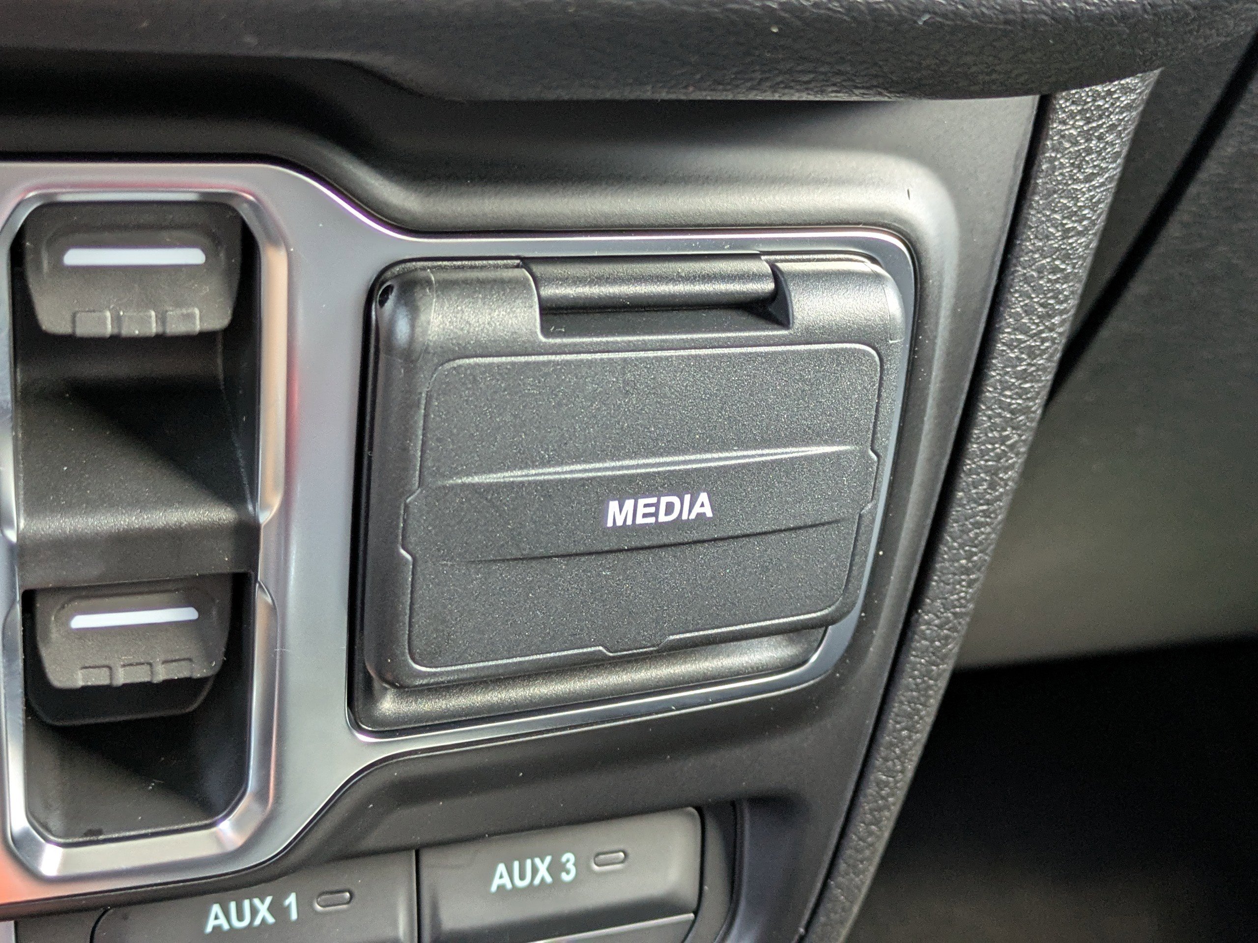 New 2026 Jeep Gladiator Sport AWD/4WD image 25