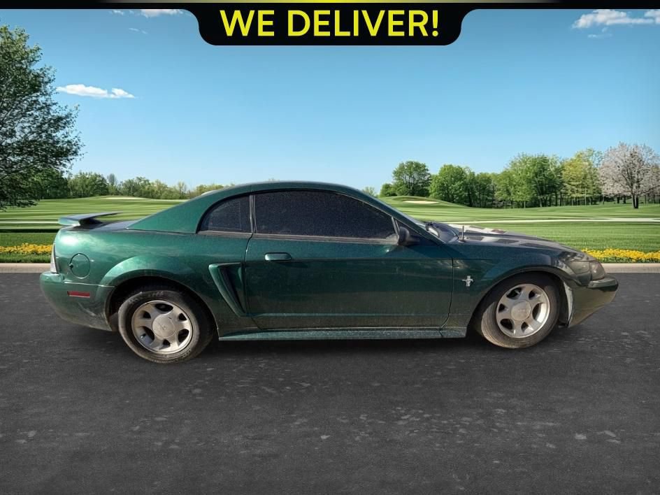 Used 2001 Ford Mustang Coupe RWD image 3