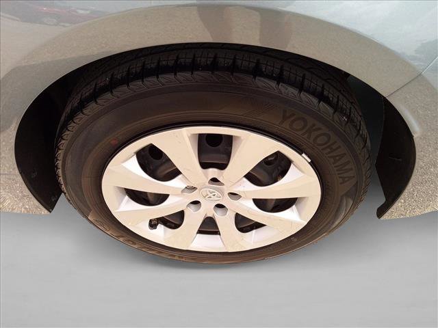 Used 2022 Toyota Corolla LE FWD image 12