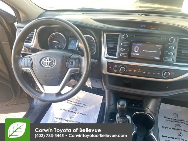 Used 2016 Toyota Highlander LE image 12