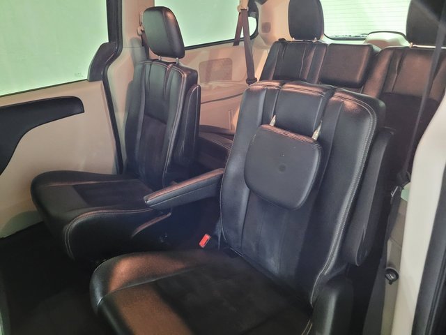 Used 2018 Dodge Grand Caravan SXT image 44