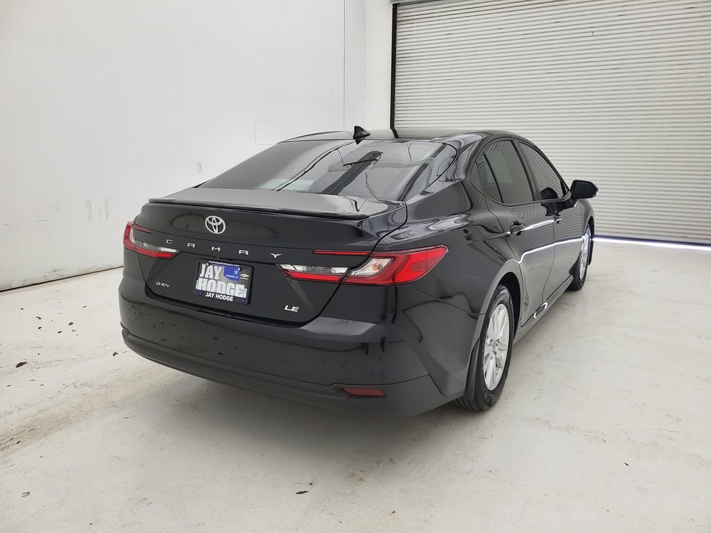 Used 2025 Toyota Camry LE image 11