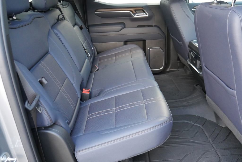 Used 2024 Chevrolet Silverado 1500 High Country w/ Technology Package AWD/4WD image 26