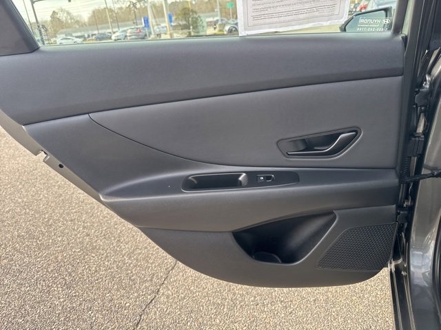 Certified 2025 Hyundai Elantra Sport image 50