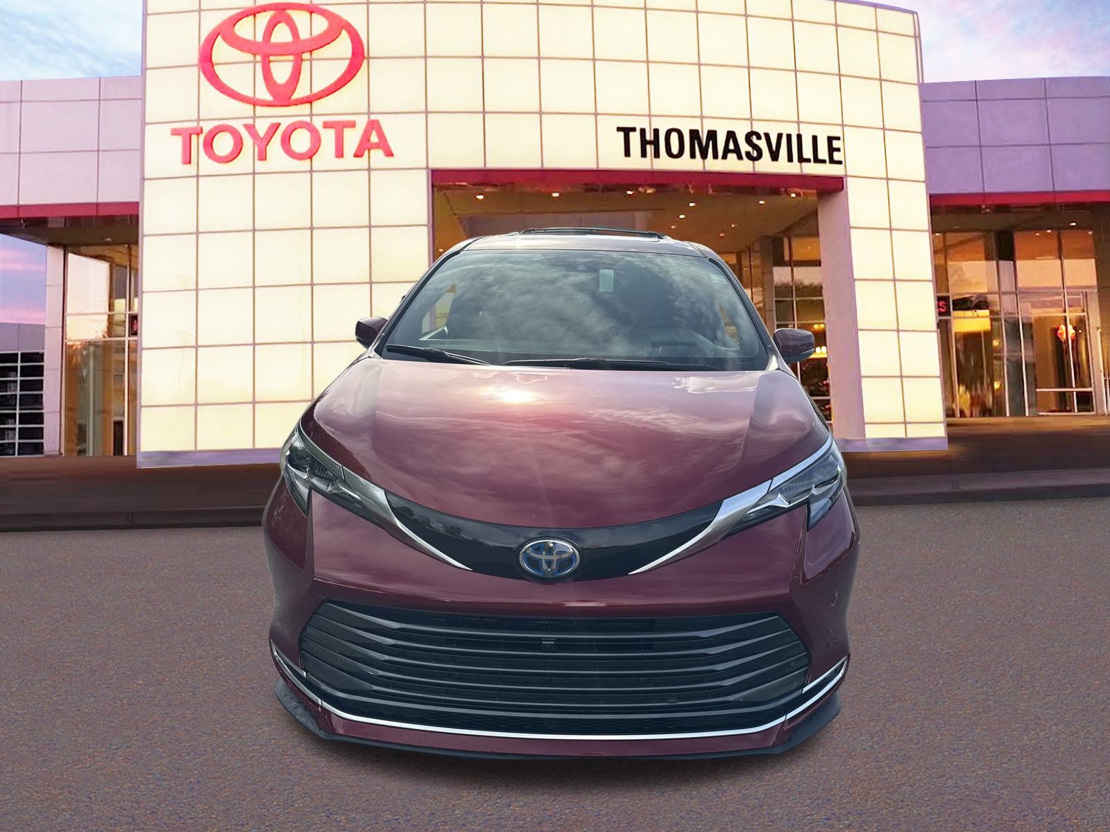 New 2025 Toyota Sienna Platinum FWD image 2
