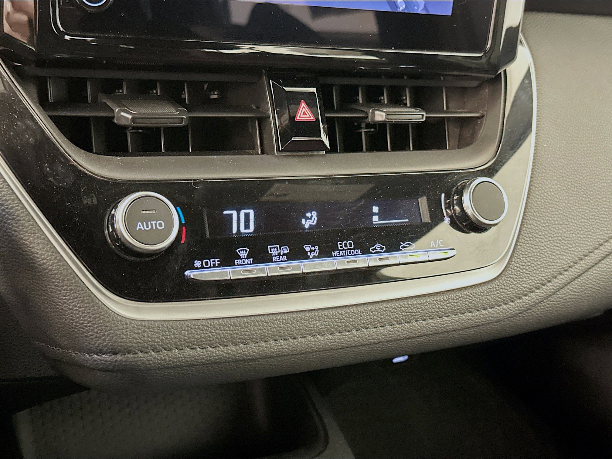 Used 2024 Toyota Corolla SE image 24