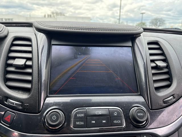 Used 2015 Chevrolet Impala LT w/ Convenience Package FWD image 21