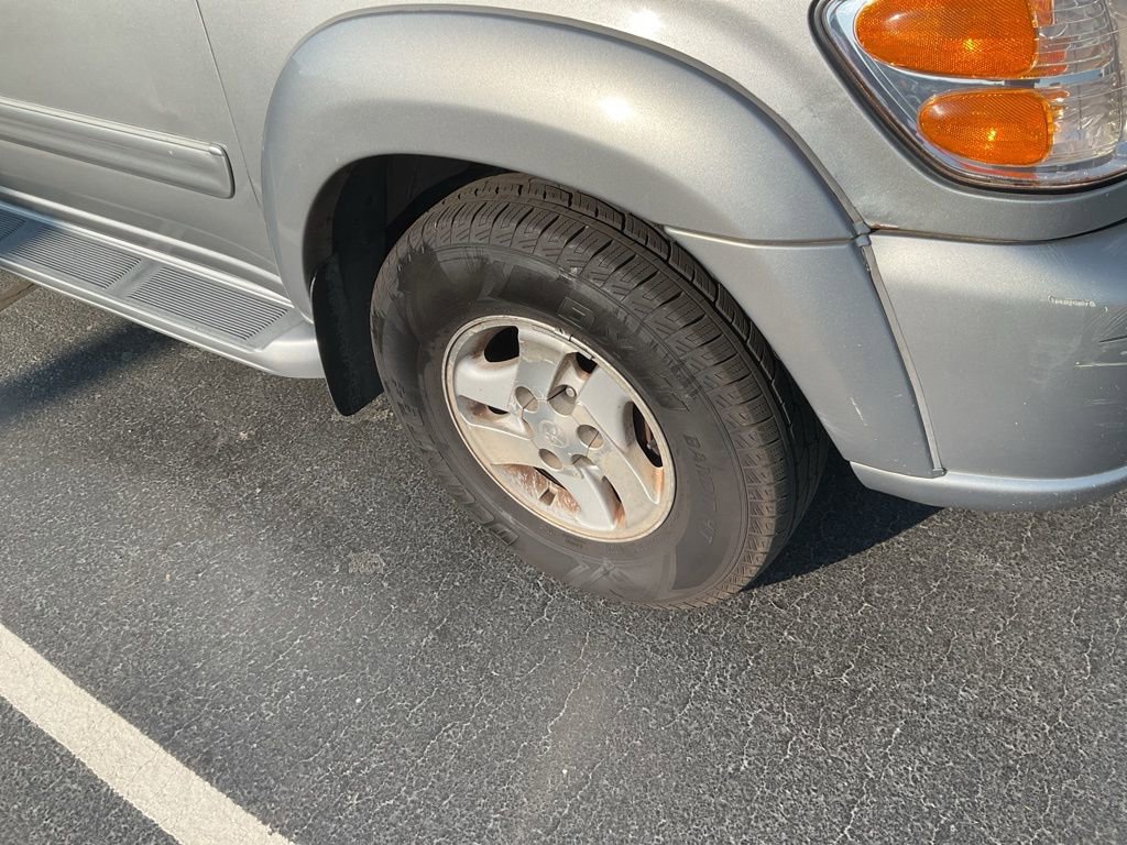 Used 2002 Toyota Sequoia Limited AWD/4WD image 2