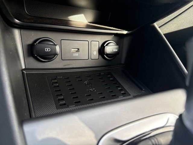 Used 2022 Hyundai Kona Limited image 32