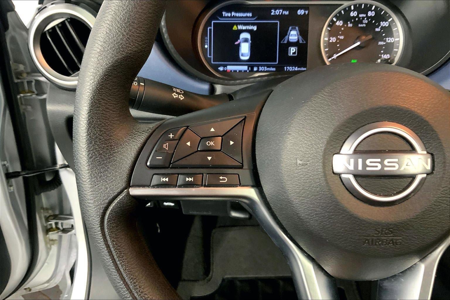 Used 2025 Nissan Versa SV FWD image 18
