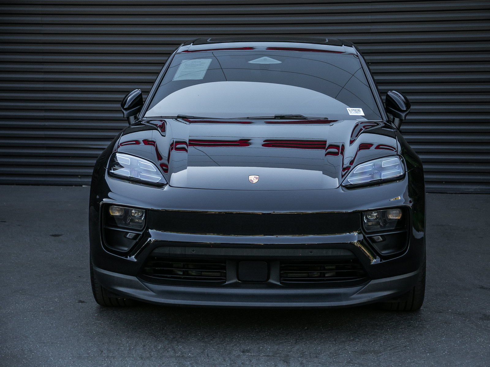 Certified 2025 Porsche Macan Electric RWD image 7