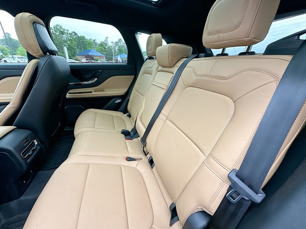 Certified 2022 Lincoln Corsair Grand Touring w/ Elements Technology Bundle AWD/4WD image 4