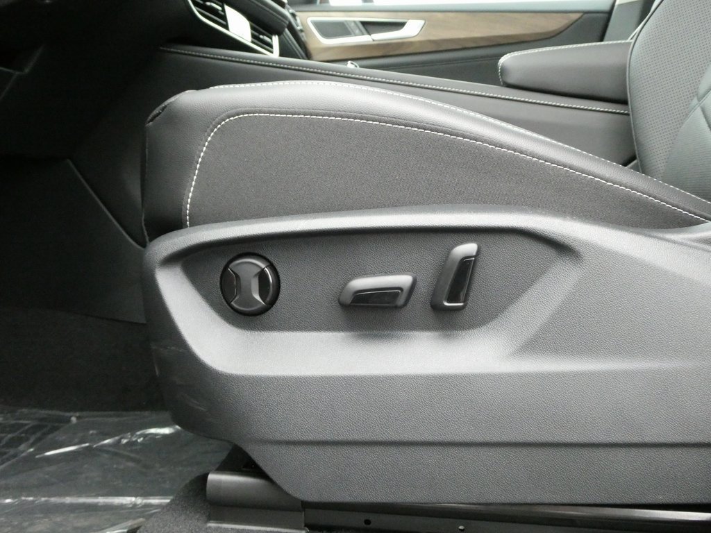 New 2025 Volkswagen Atlas SE image 10