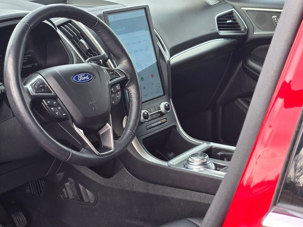 Used 2022 Ford Edge SEL w/ Convenience Package image 24