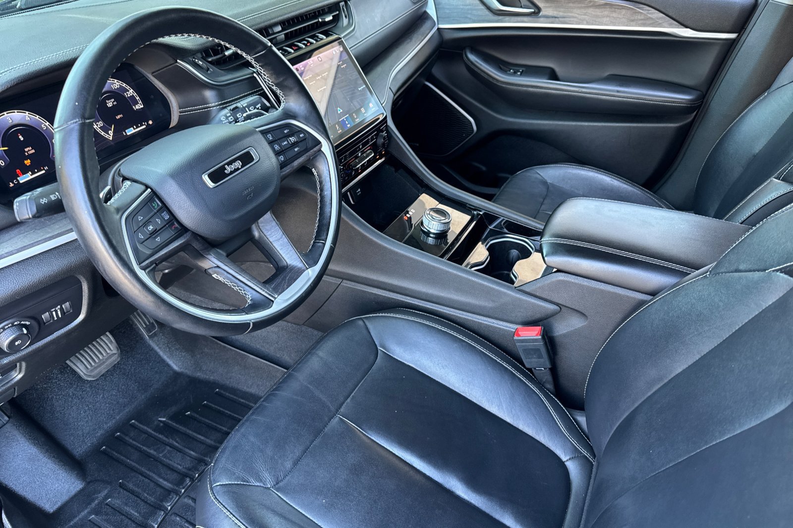 Used 2022 Jeep Grand Cherokee L Limited RWD image 11