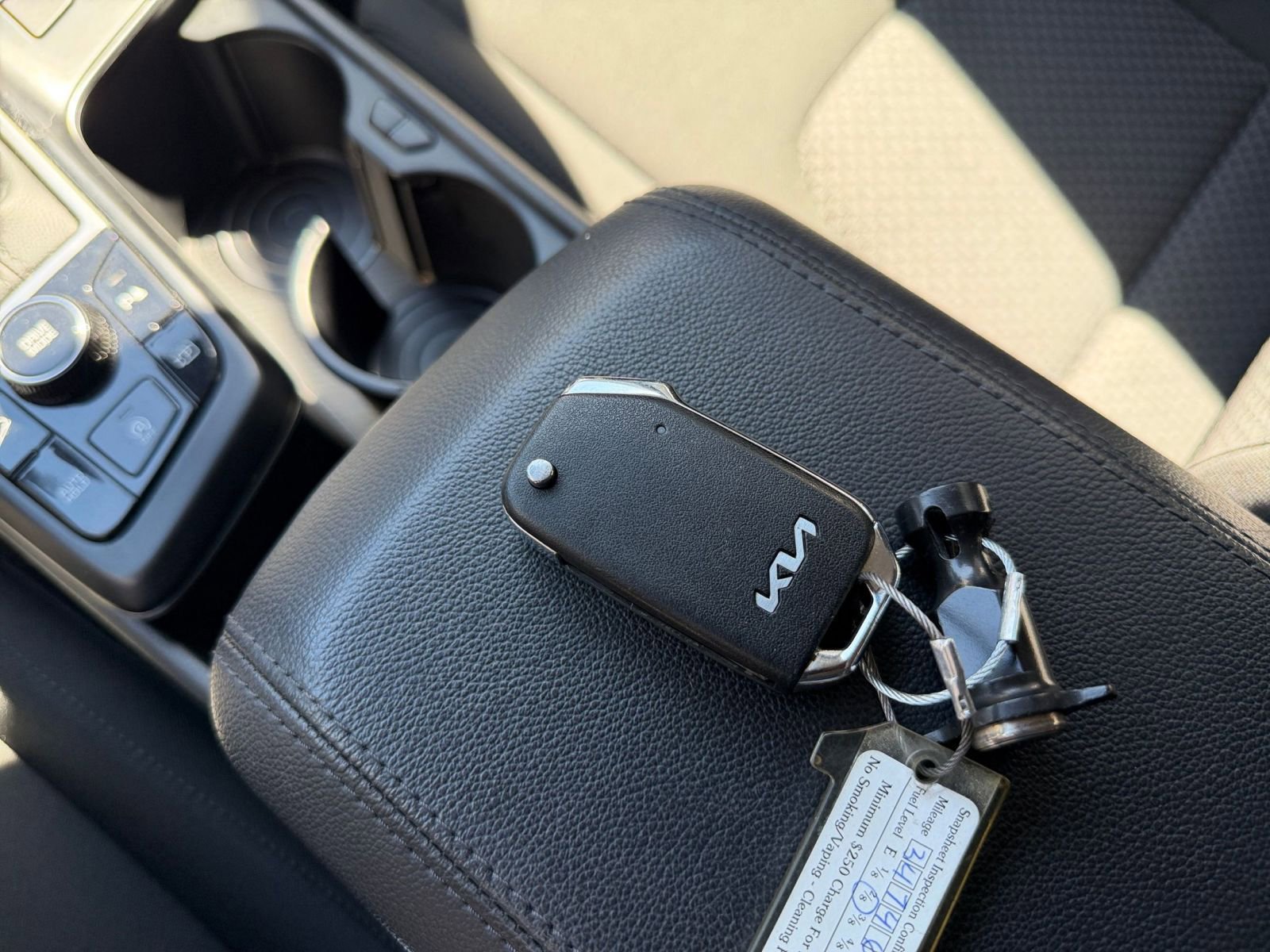 Used 2025 Kia Sportage LX image 21