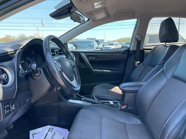Used 2017 Toyota Corolla SE w/ Carpet Mat Package (TMS) FWD image 13