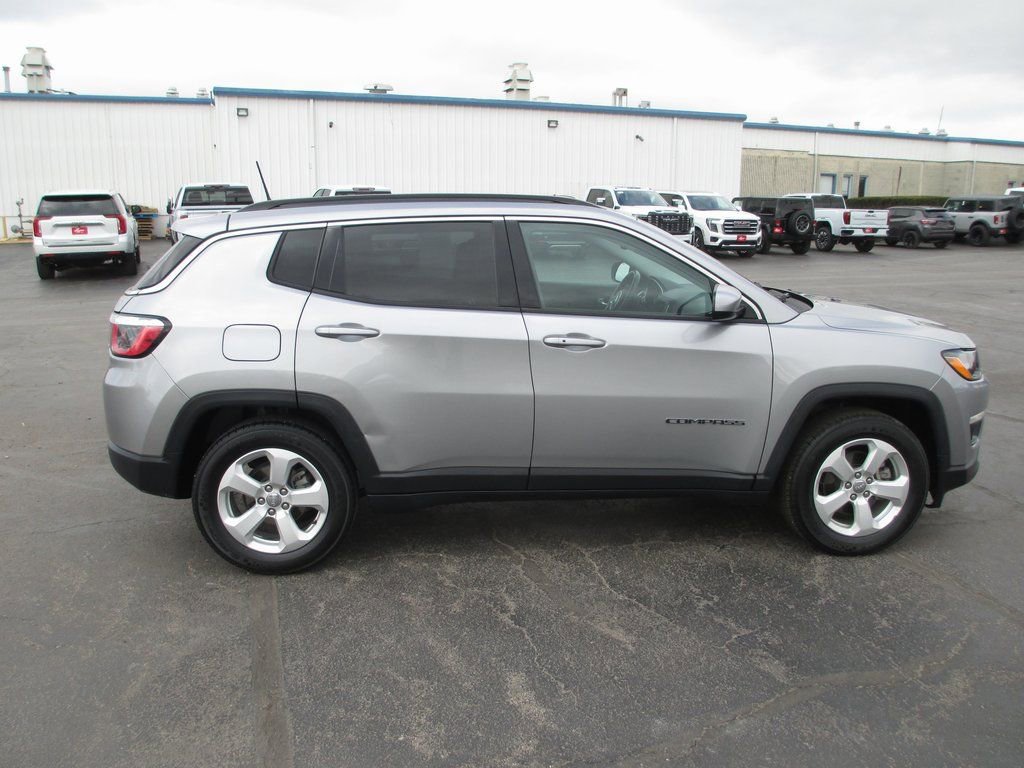 Used 2019 Jeep Compass Latitude image 4
