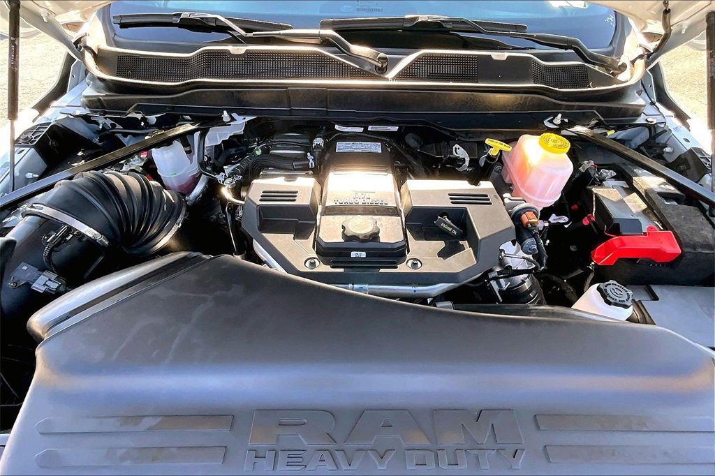 Used 2024 RAM 5500 Tradesman w/ Chrome Appearance Group image 25