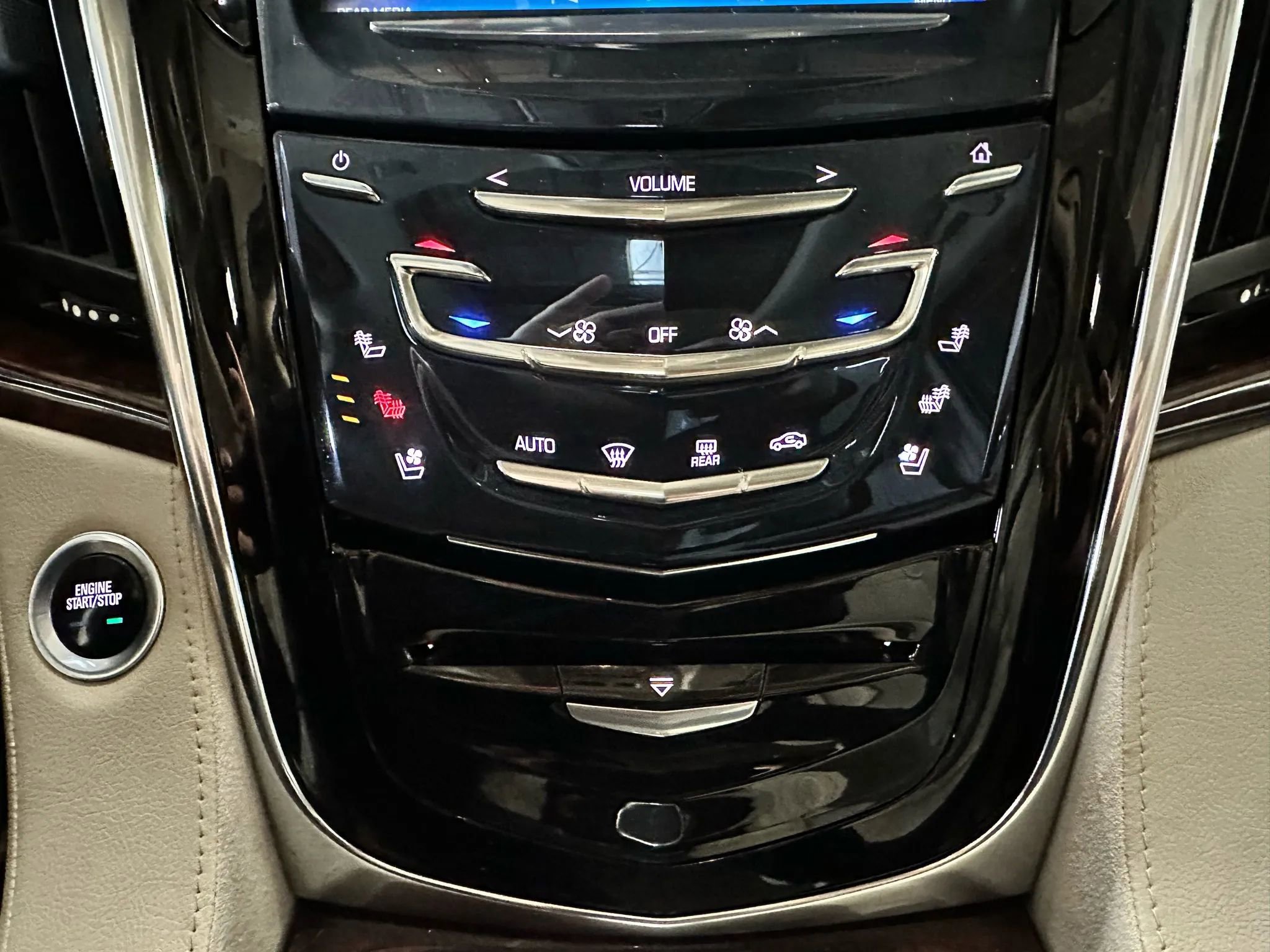 Used 2015 Cadillac Escalade ESV Premium AWD/4WD image 30