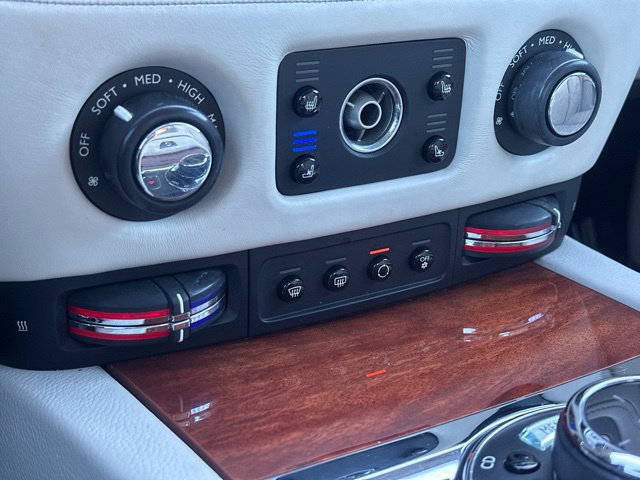 Used 2015 Rolls-Royce Ghost RWD image 19