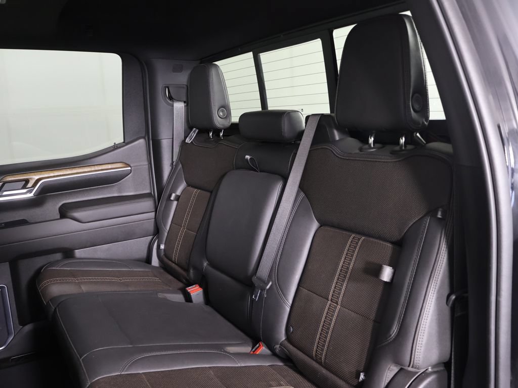 Used 2022 Chevrolet Silverado 1500 High Country w/ High Country Premium Package AWD/4WD image 29