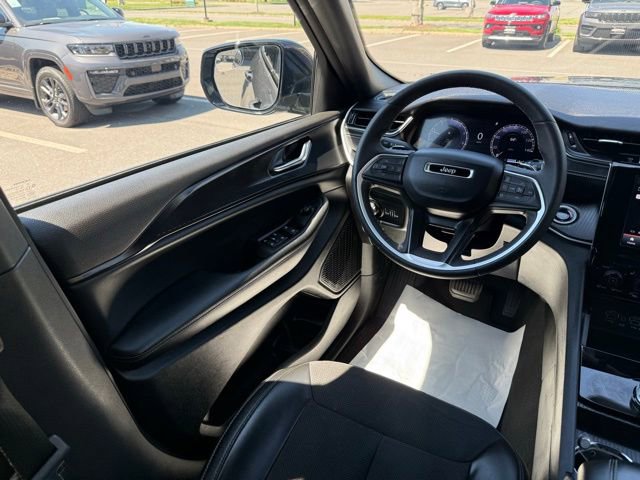 Used 2024 Jeep Grand Cherokee Altitude AWD/4WD image 32