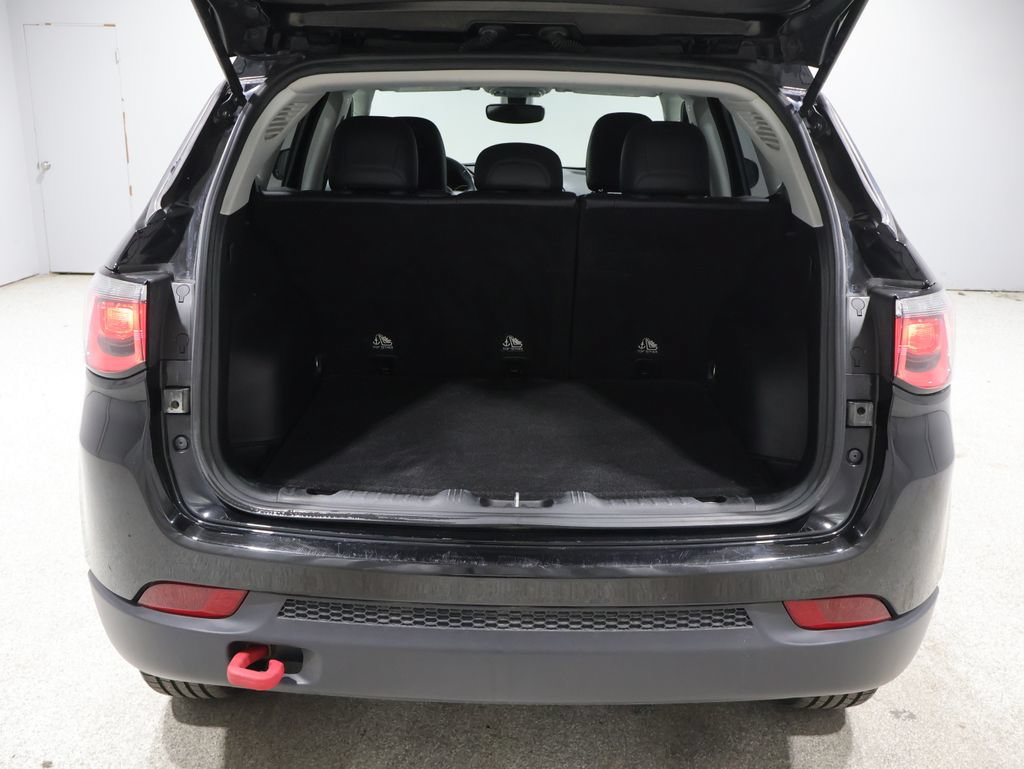Used 2017 Jeep Compass Trailhawk w/ Leather Interior Group AWD/4WD image 19