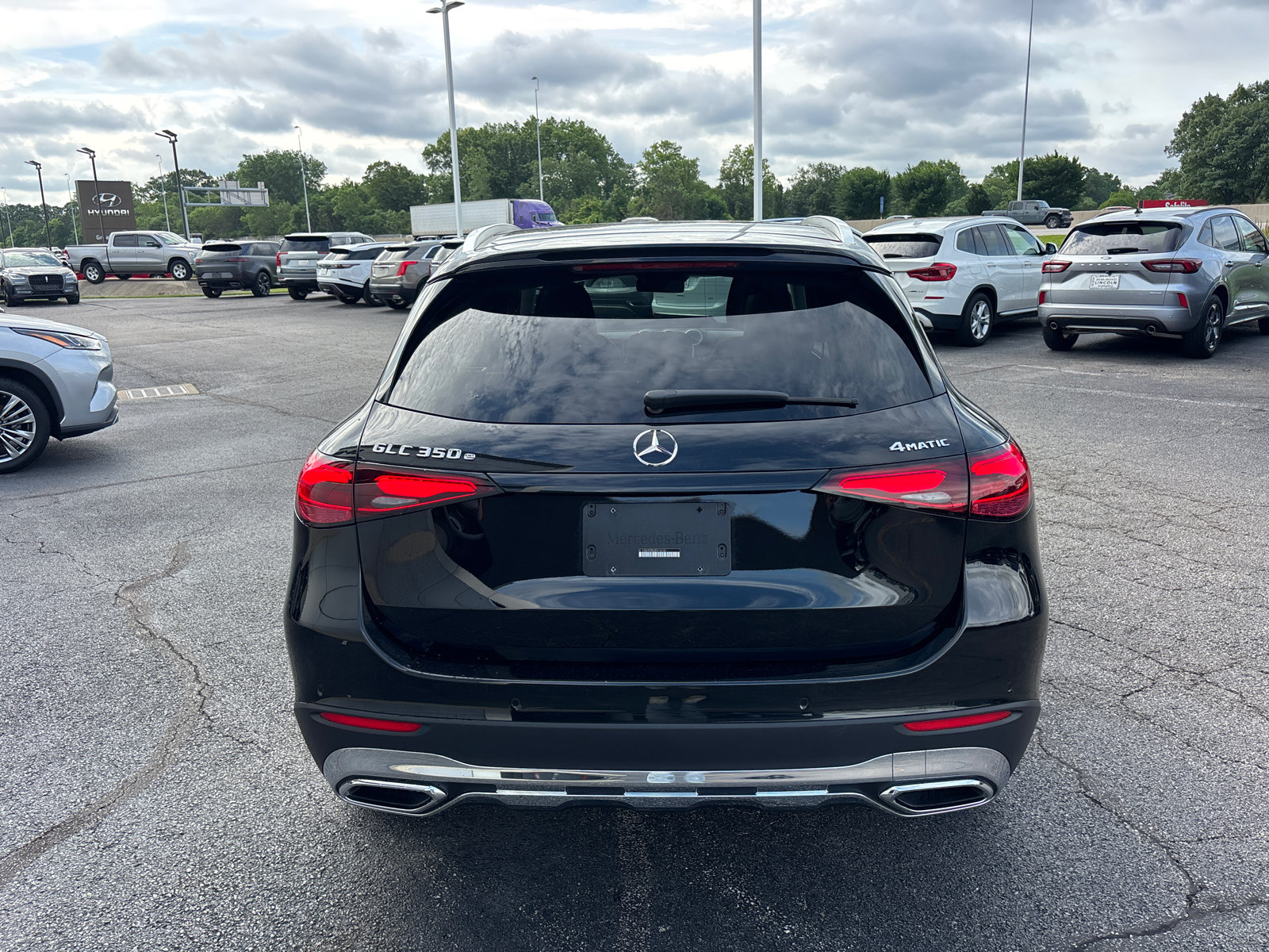 Used 2025 Mercedes-Benz GLC 350e 4MATIC image 6