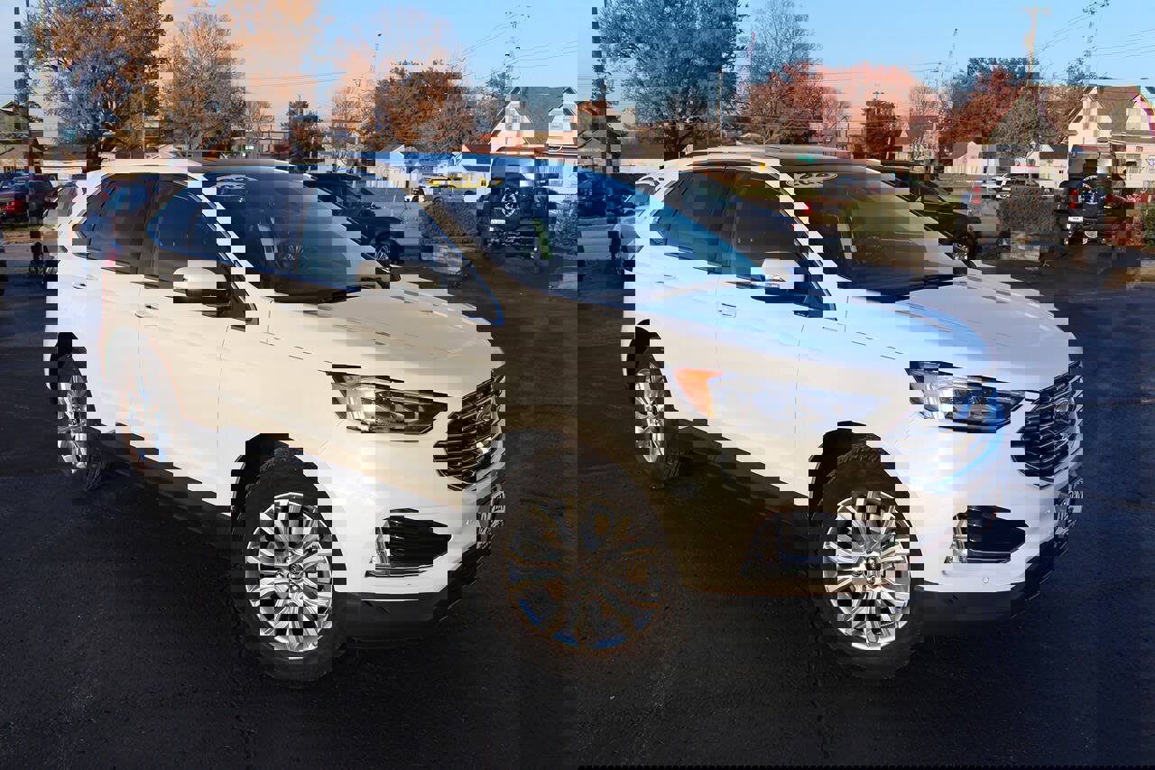 Used 2023 Ford Edge Titanium w/ Equipment Group 301A image 3