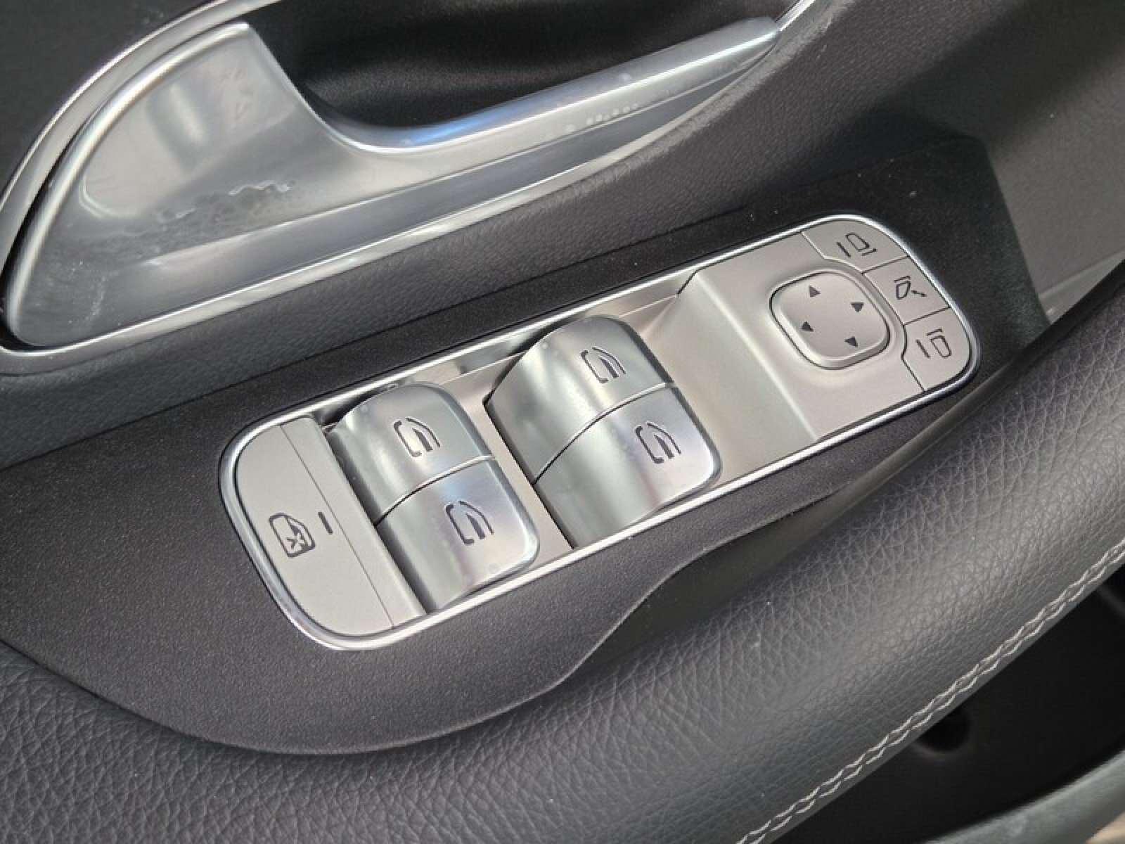 Certified 2026 Mercedes-Benz GLE 350 4MATIC image 24