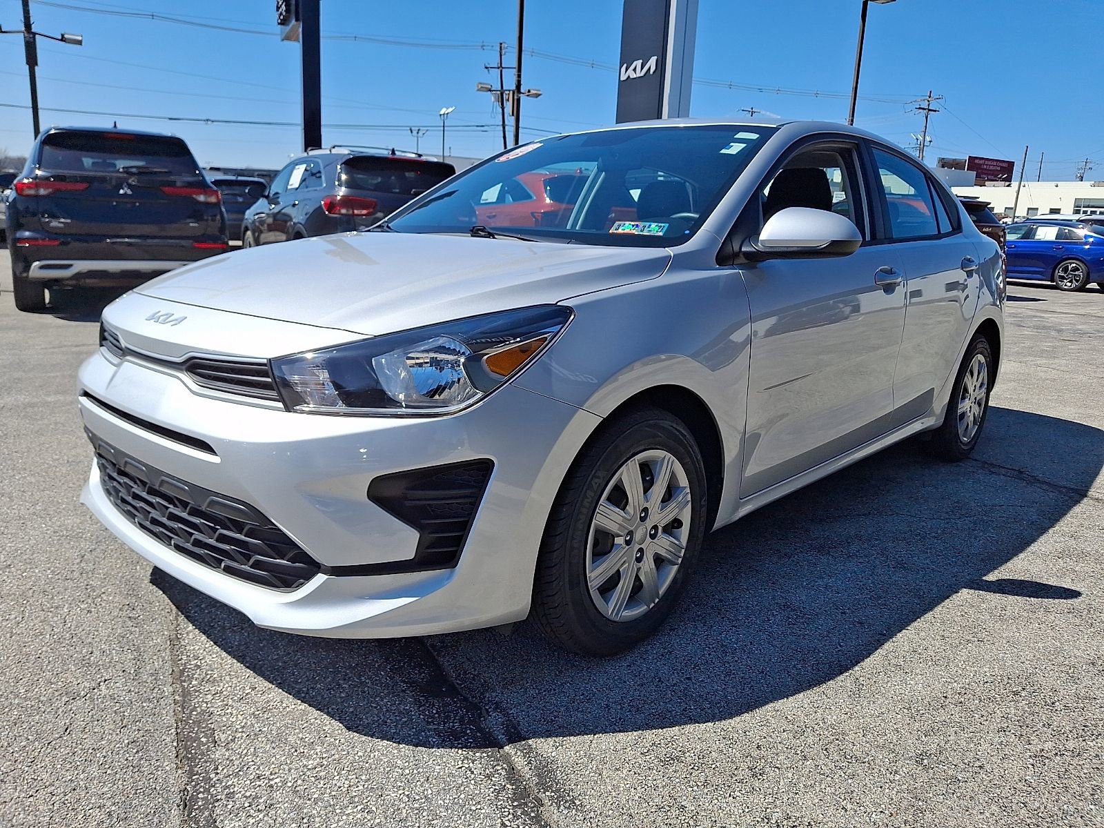 Used 2023 Kia Rio S image 3