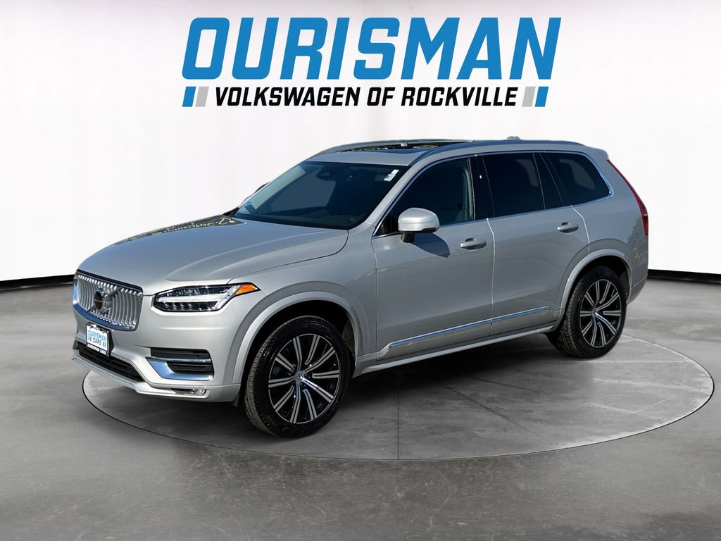 Used 2025 Volvo XC90 B5 Core AWD/4WD image 2