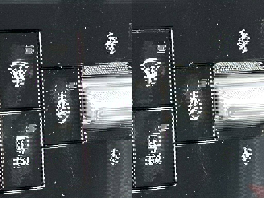 New 2026 Nissan Armada PRO-4X image 32