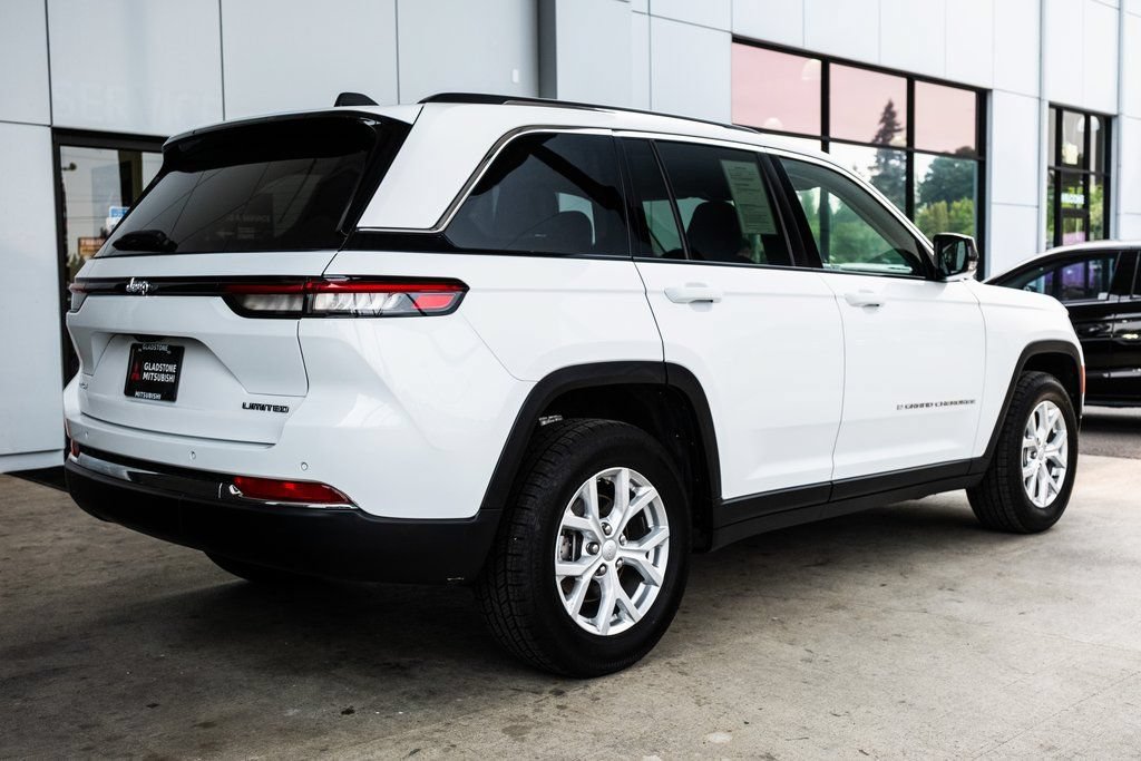 Used 2023 Jeep Grand Cherokee Limited AWD/4WD image 6