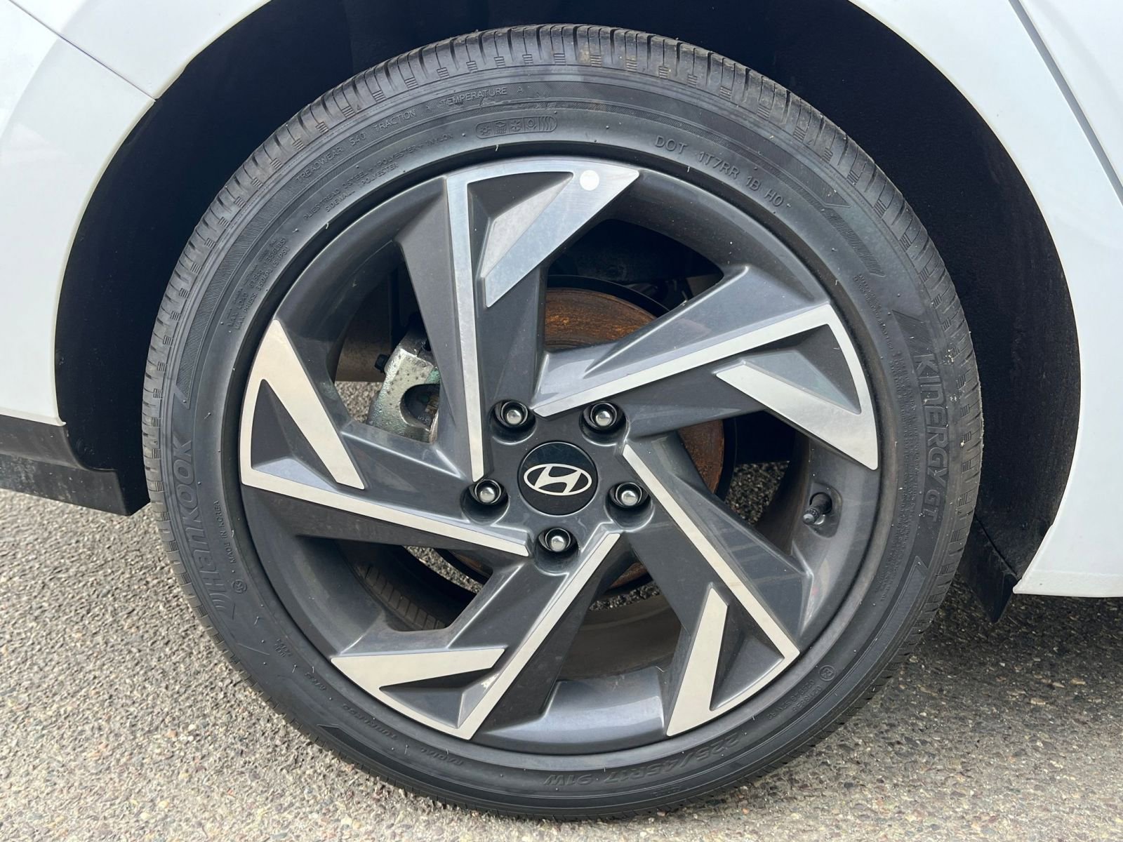 Used 2025 Hyundai Elantra SEL image 28