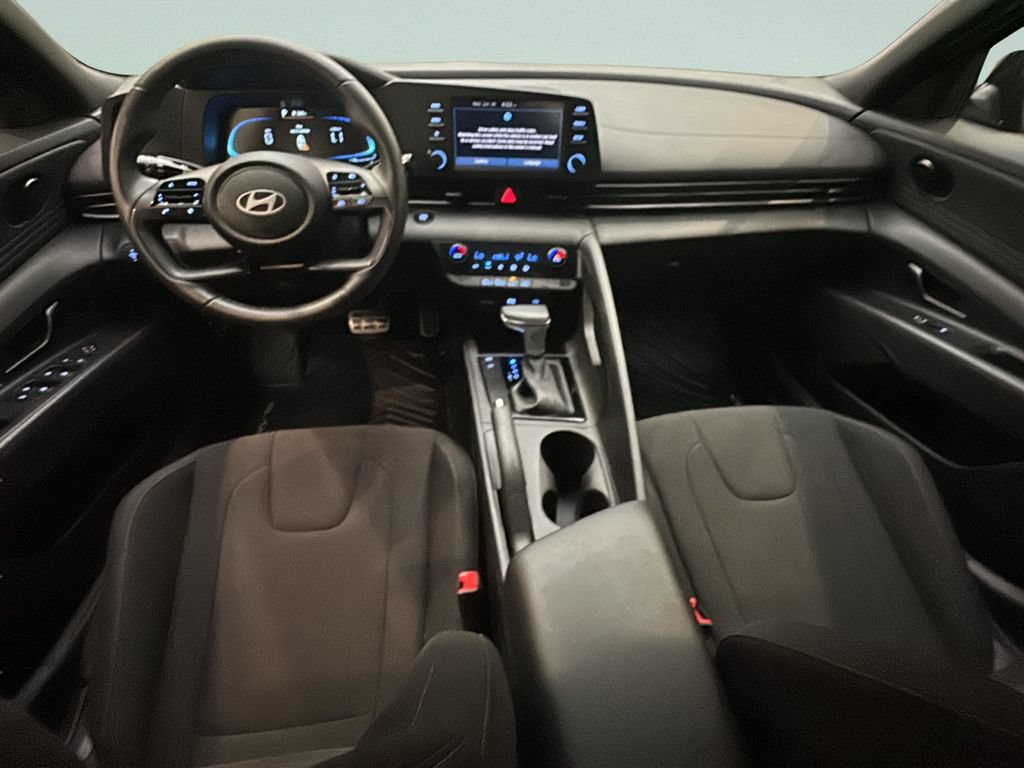 Certified 2025 Hyundai Elantra Sport FWD image 20