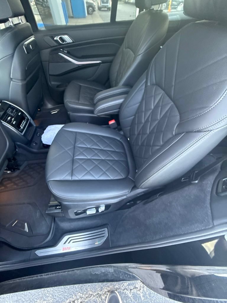 Used 2023 BMW X7 xDrive40i w/ Premium Package AWD/4WD image 19