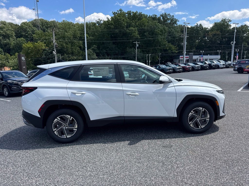 New 2026 Hyundai Tucson Blue SE FWD image 4