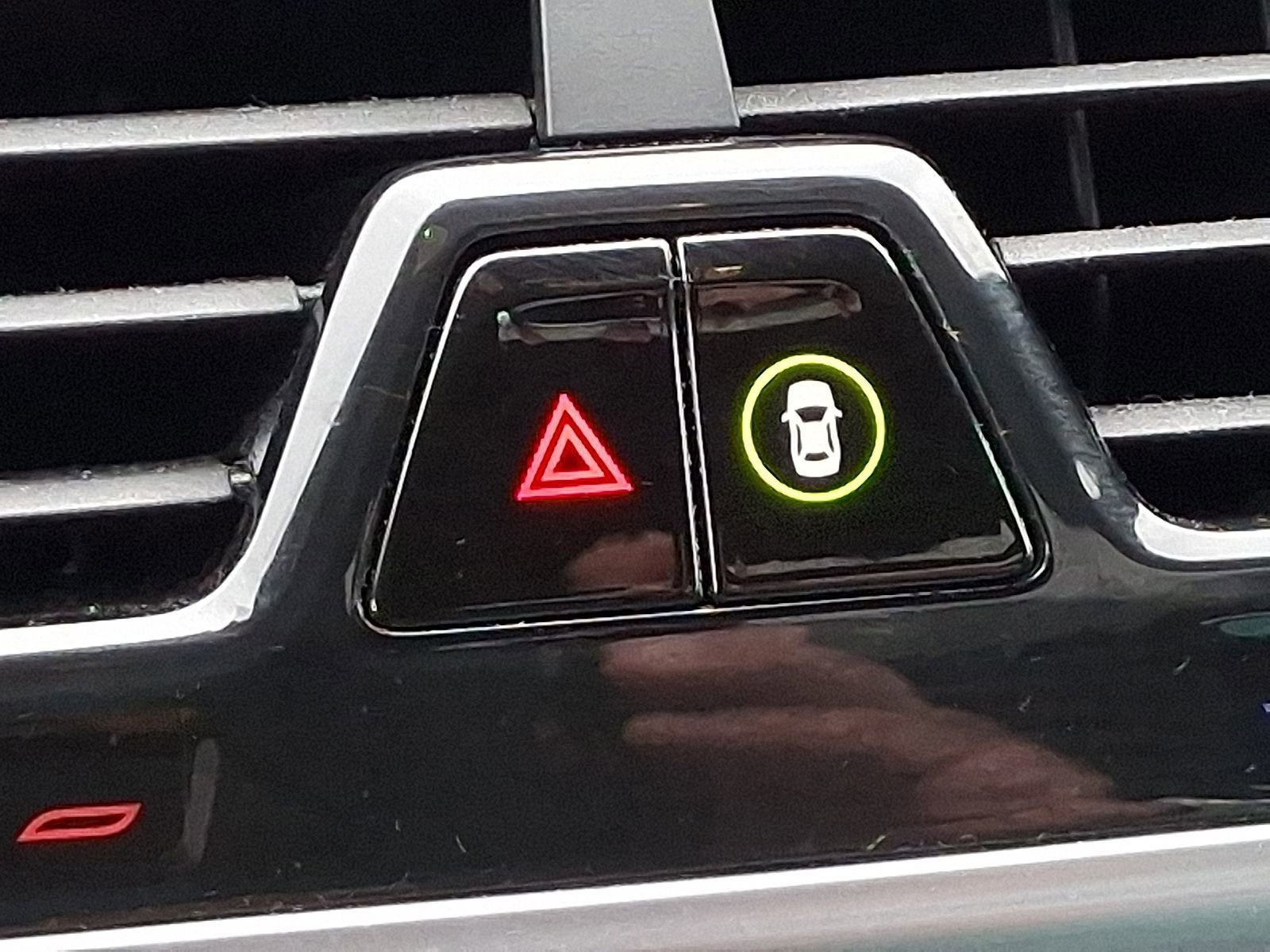 Used 2022 BMW 750i xDrive w/ M Sport Package image 31