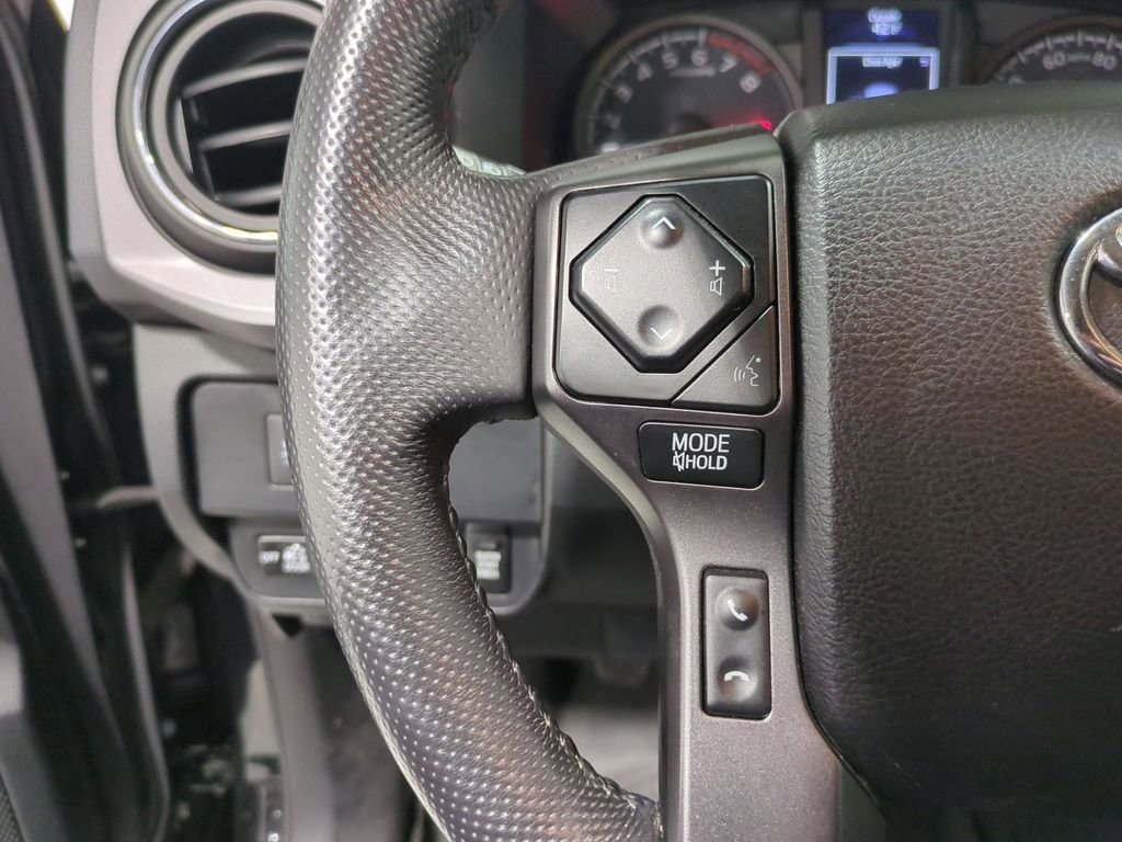 Used 2021 Toyota Tacoma TRD Off-Road image 27