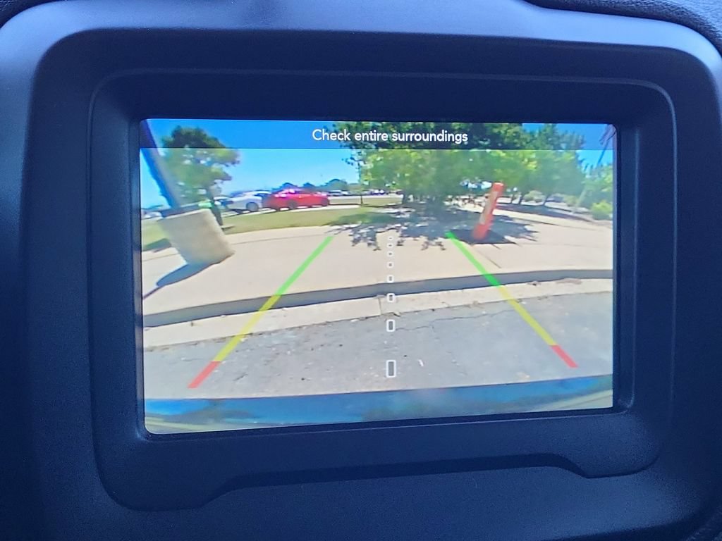 Used 2019 Jeep Renegade Latitude w/ Cold Weather Group AWD/4WD image 29