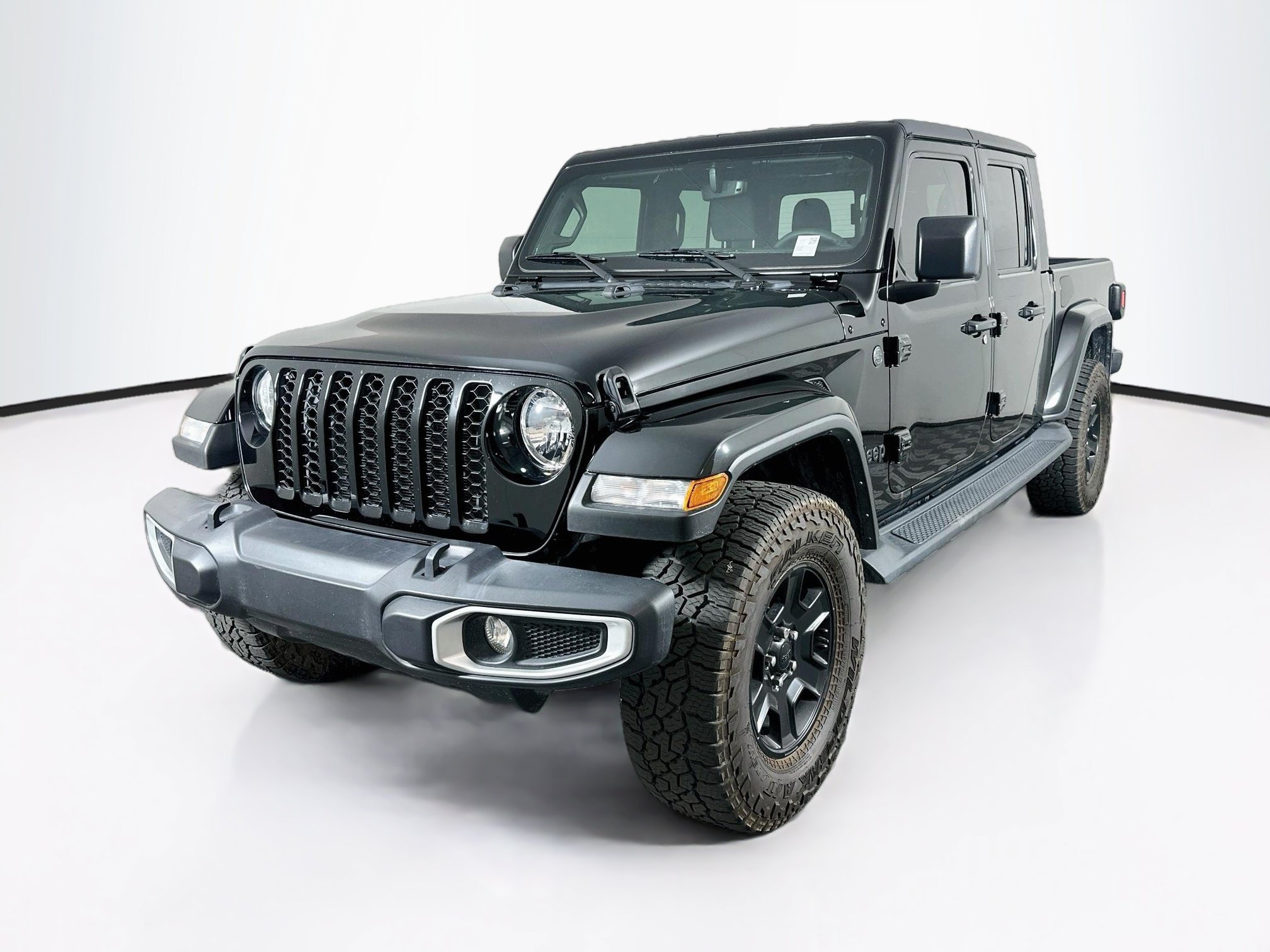 Used 2023 Jeep Gladiator Sport AWD/4WD image 3