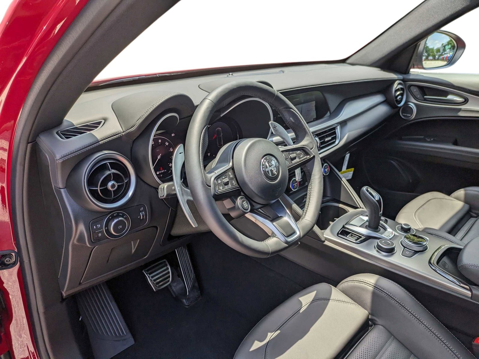 New 2024 Alfa Romeo Stelvio Veloce image 9