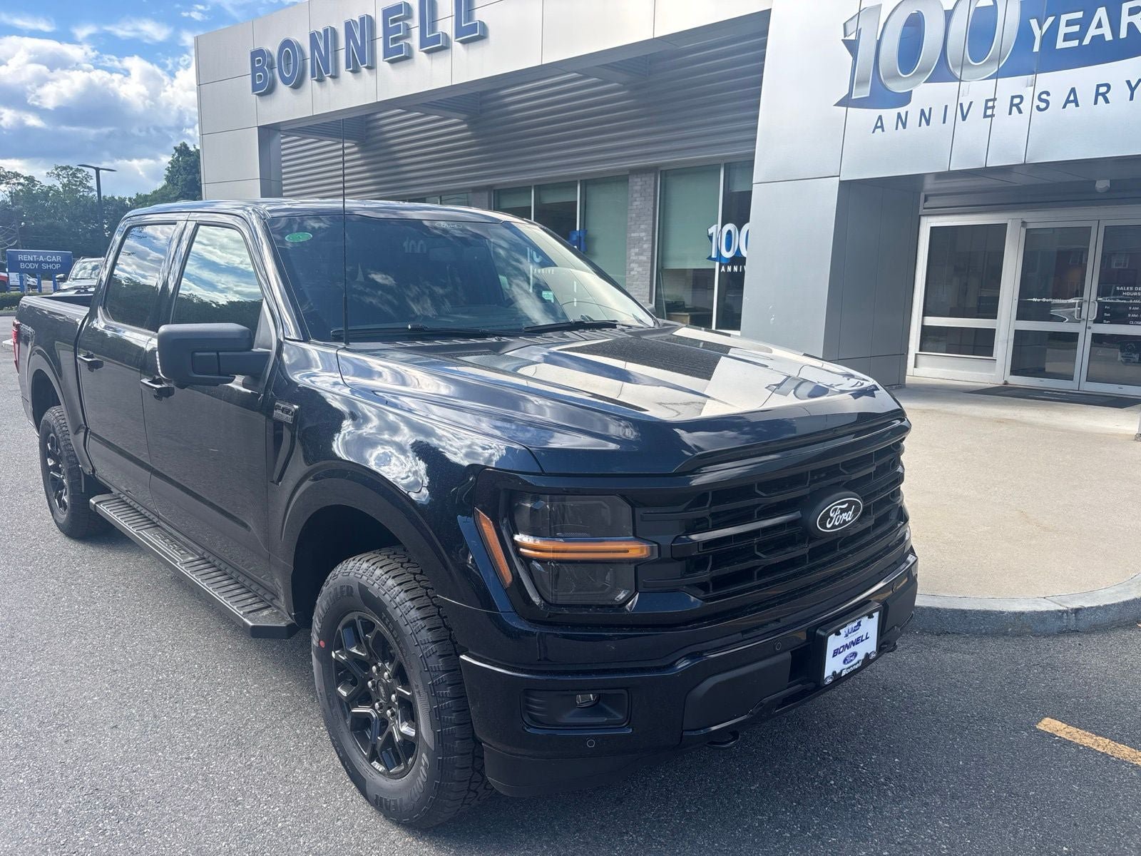 New 2026 Ford F150 XLT w/ Equipment Group 302A MID