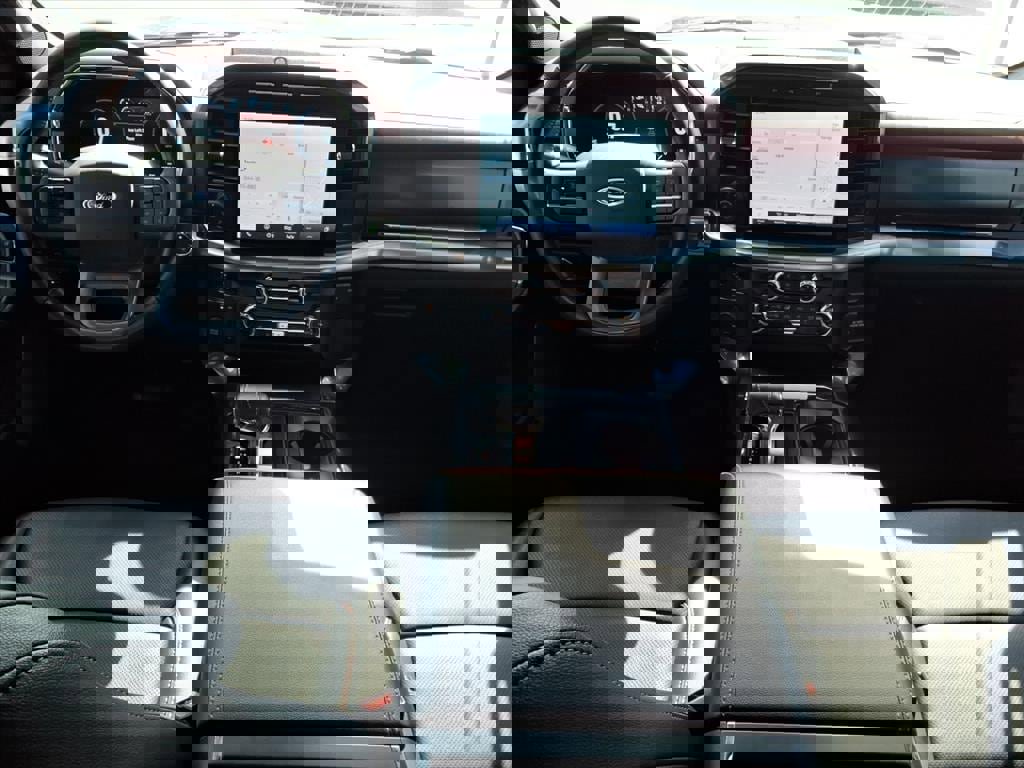 Certified 2022 Ford F150 Lariat w/ Equipment Group 502A High image 16